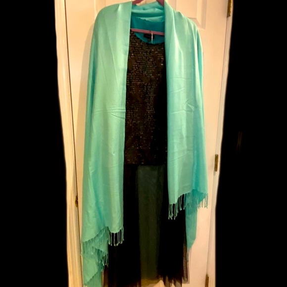 DONATED Shaw 80” aqua, NWOT. - Picture 2 of 4